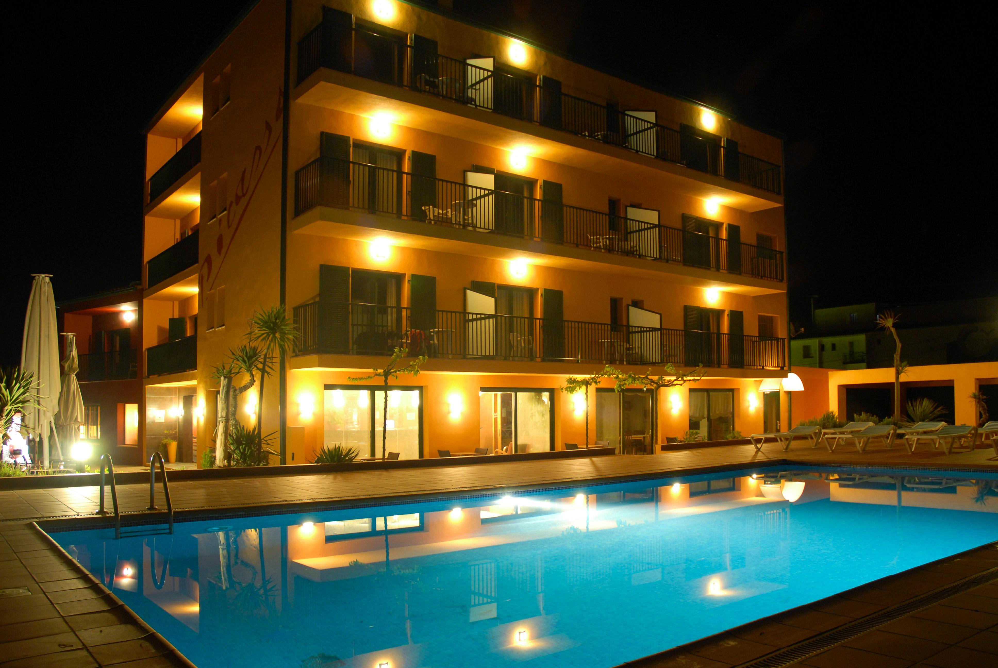 Hotel Picasso Torroella de Montgrí Exterior photo